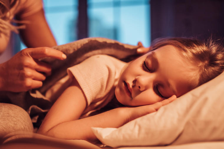 Zašto je važno da deca odu na spavanje najkasnije u 21h: Ovo svaki roditelj treba da zna!