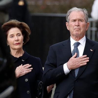 Od raskalašnog neženje do predsednika Amerike: Novi detalji iz života Džordža Buša! (FOTO)