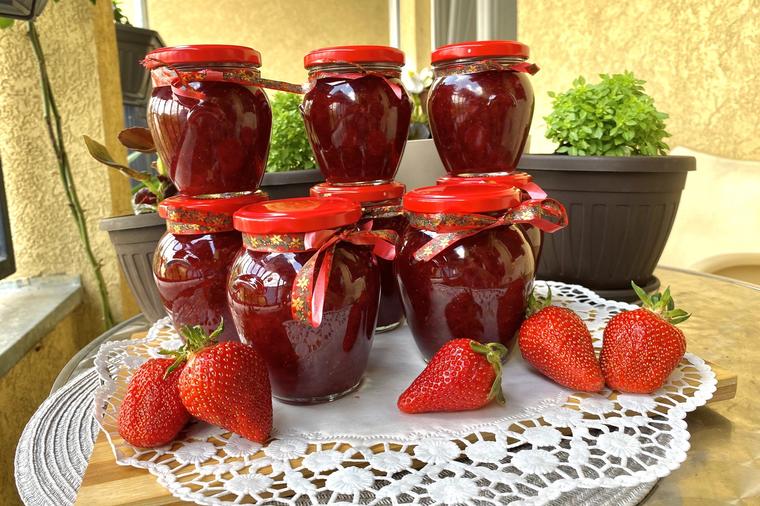 Najbolji recept za domaći džem od jagoda: Brzo i lako! (RECEPT)