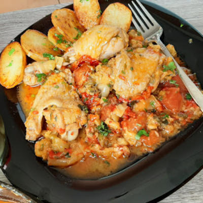 Piletina u saftu od povrća: Zdrav obrok za celu porodicu! (RECEPT, VIDEO)