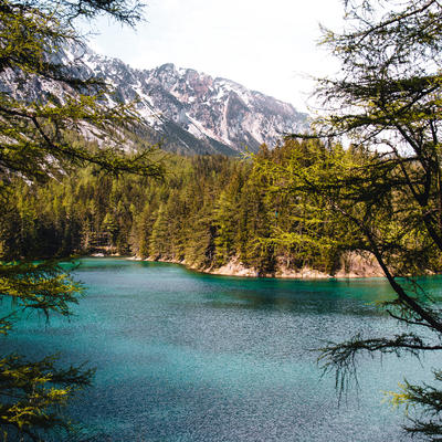 Neverovatno čudo prirode: Ovo fascinantno jezero u sebi krije zanimljivu tajnu! (FOTO)