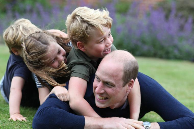 Princ Vilijam danas slavi 38. rođendan: Ove fotografije sa decom osvojile su svet! (FOTO)