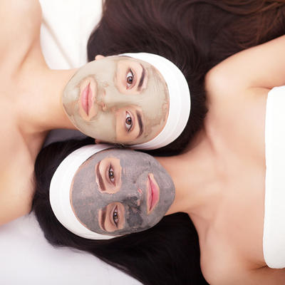 Koža nikada ne spava: Evo zašto je noćna maska za lice važan deo vaše redovne nege! (RECEPTI)