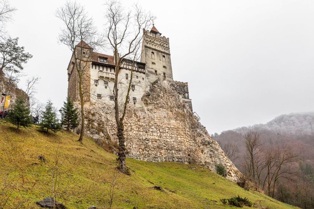 Dom Vlada Cepeša danas je turistička aktrakcija Transilvanije i nosi naziv Drakulin dvorac