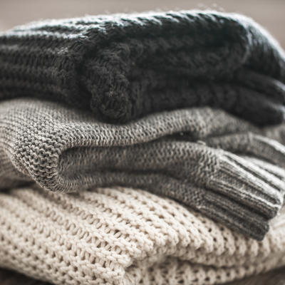 Ovako se bezbedno peru i suše vuneni džemperi i druga osetljiva odeća:Ako ipak izgubi oblik–ovo je način da je spasete!