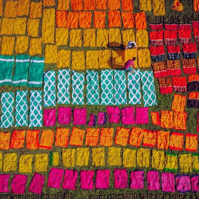 Fotografije koje će vam obojiti jesenji dan: Ovako se ručno farbaju tkanine! (FOTO)