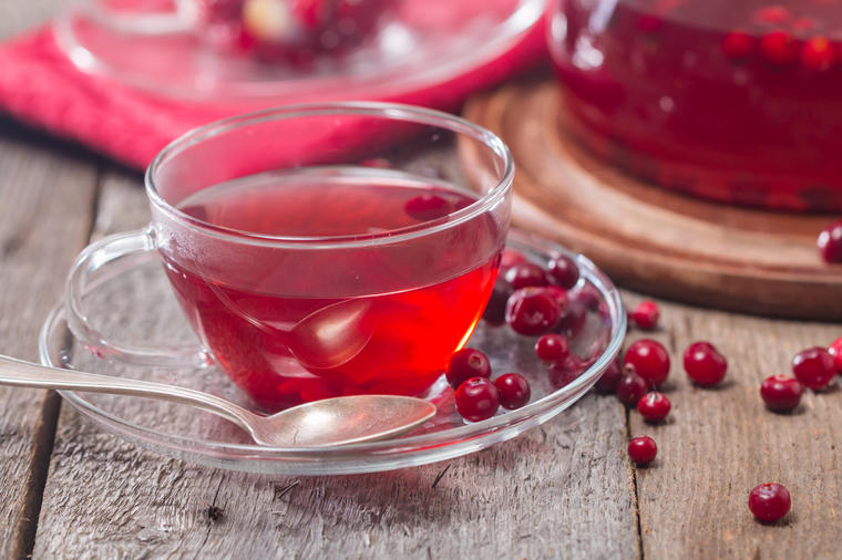 8 zdravstvenih prednosti brusnice: Čaj koji se kuva kada imate problema sa urinarnim infekcijama