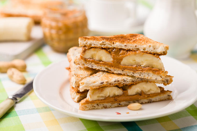 Sendvič sa bananom i kikirikijem: Doručak gotov za 5 minuta! (RECEPT)