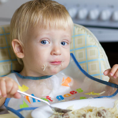 Majka na udaru kritika zbog obroka koji je pripremila svom detetu: Za dvogodišnjake ovo su opasne namirnice!