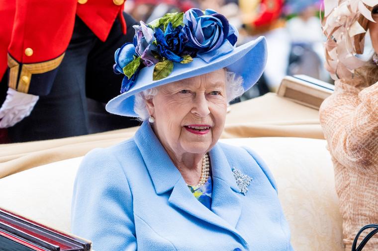 Najneobičnije kraljevsko pravilo: Kraljica Elizabeta II nikome u porodici ne dozvoljava ovo!