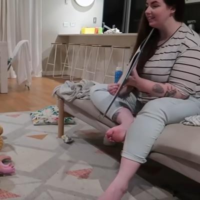 Ova žena (27) ima osmoro dece, evo kako ona živi: Umorićete se samo gledajući njenu večernju rutinu!VIDEO