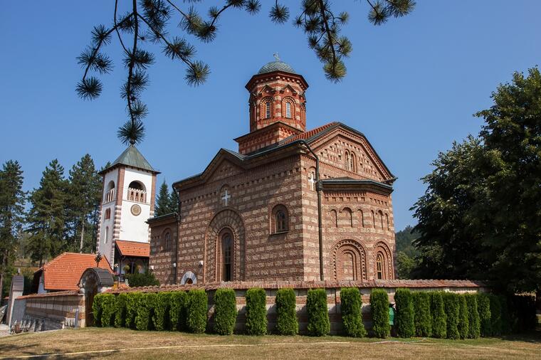 NADOMAK VALJEVA, UŠUŠKAN U ČIST BOŽJI MIR: Ovaj manastir zovu srpski Ostrog, ovde se leče sve bolesti i opraštaju gresi!