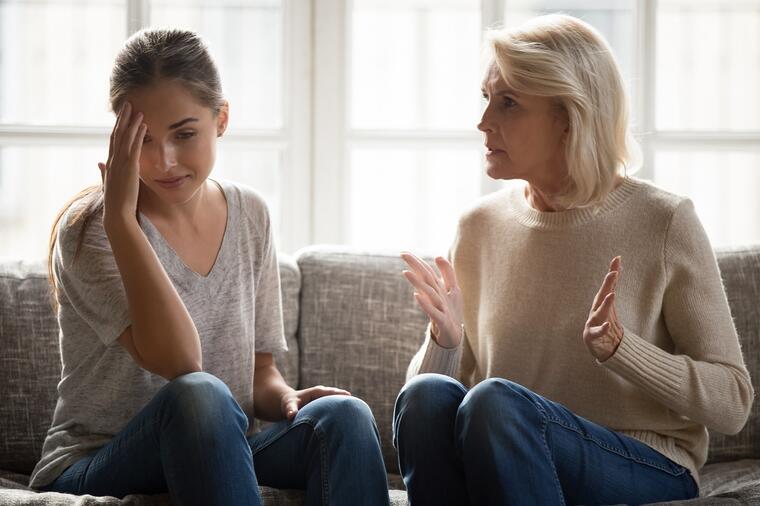 NEUSPEH VIDE KAO SVOJ ODRAZ RODITELJSTVA: Psiholog otkriva kako se narcisoidne majke ponašaju prema deci i gde greše