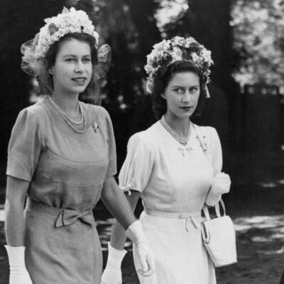 JEDNU STVAR SEBI NIKAD NIJE OPROSTILA: Kako je kraljica Elizabeta unesrećila sestru koju je volela najviše na svetu