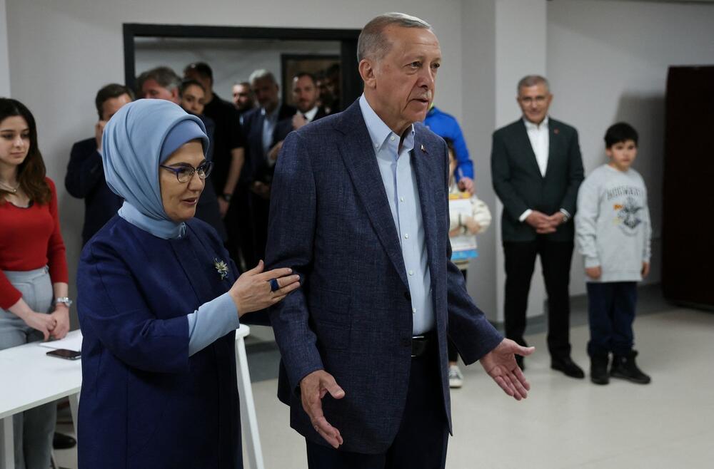 Emina i Tajip Erdogan na glasanju