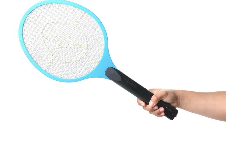 SPECIJALAN REKET: Sa njim ćete se jednim potezom odbraniti od komaraca!