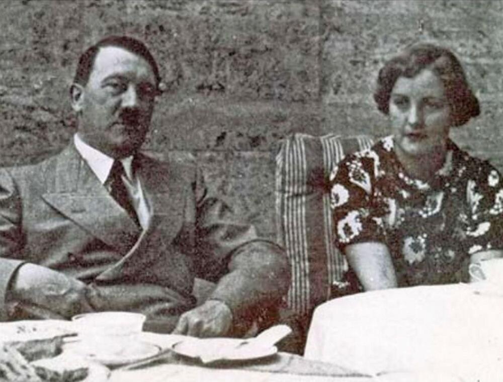 Sestre Mitford, Jedinstvo Mitford, Adolf Hitler