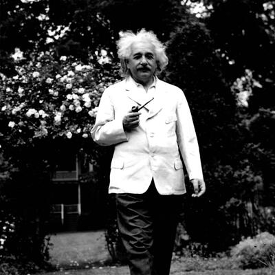 PRVO JE OŽENIO ROĐAKU, A POTOM JE ZAVEO DEVOJČICU OD 15 GODINA: Opijen slavom Albert Ajnštajn nije više znao za ČAST
