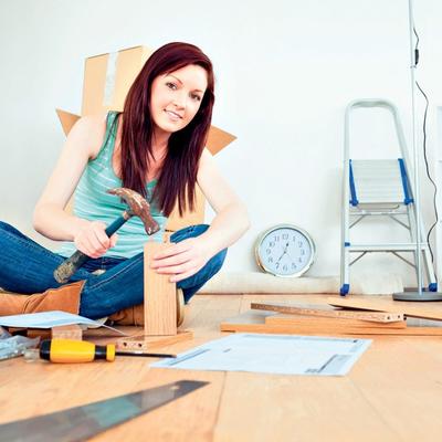 Nešto ipak mogu same: Žene sve češće popravljaju sitne kvarove po kući!