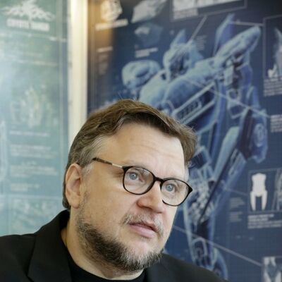 Del Toro želi da snimi "Frankenštajna" sa Kumberbačom