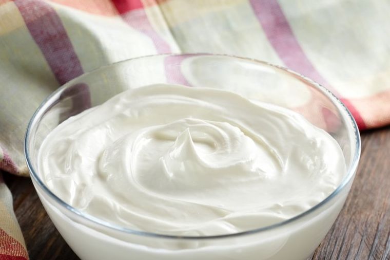Prirodno rešenje: Jogurt za jaku, negovanu i kosu bez peruti
