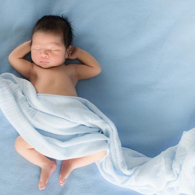 Neodoljivo: Beba se smeje u snu! (VIDEO)