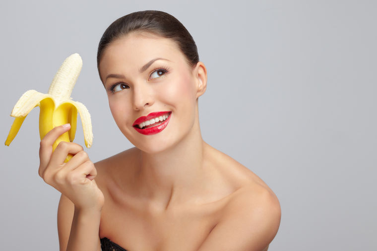 Izbelite zube korom od banane