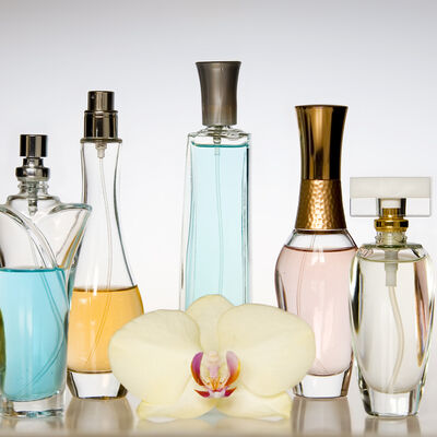 Šta boja ambalaže govori o parfemu?