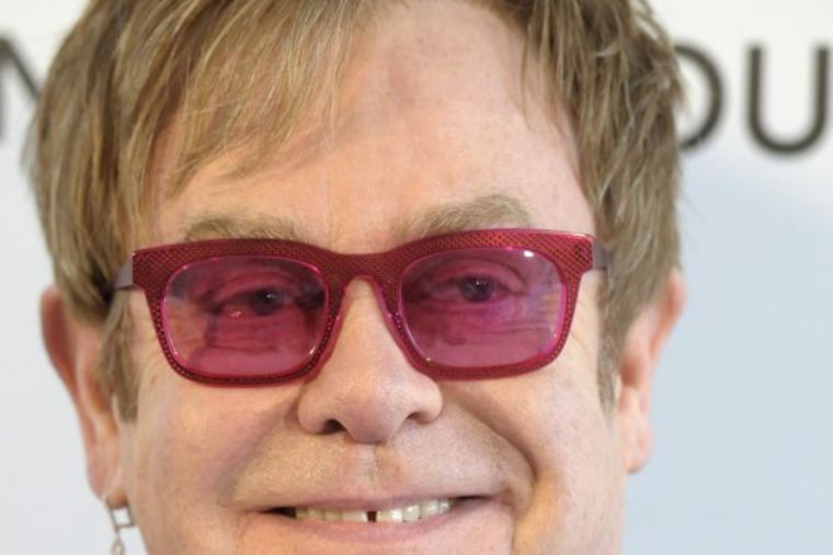 Elton Džon imao seks sa ruskim obaveštajcem na krovu zgrade