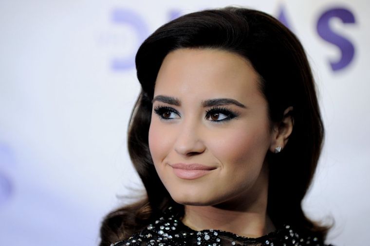 Pevačica promenila imidž: Demi Lovato opet plavuša! (FOTO)