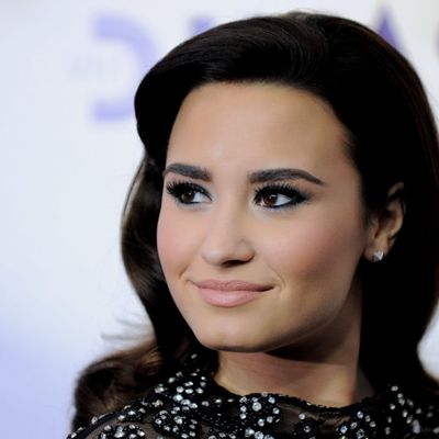 Pevačica promenila imidž: Demi Lovato opet plavuša! (FOTO)