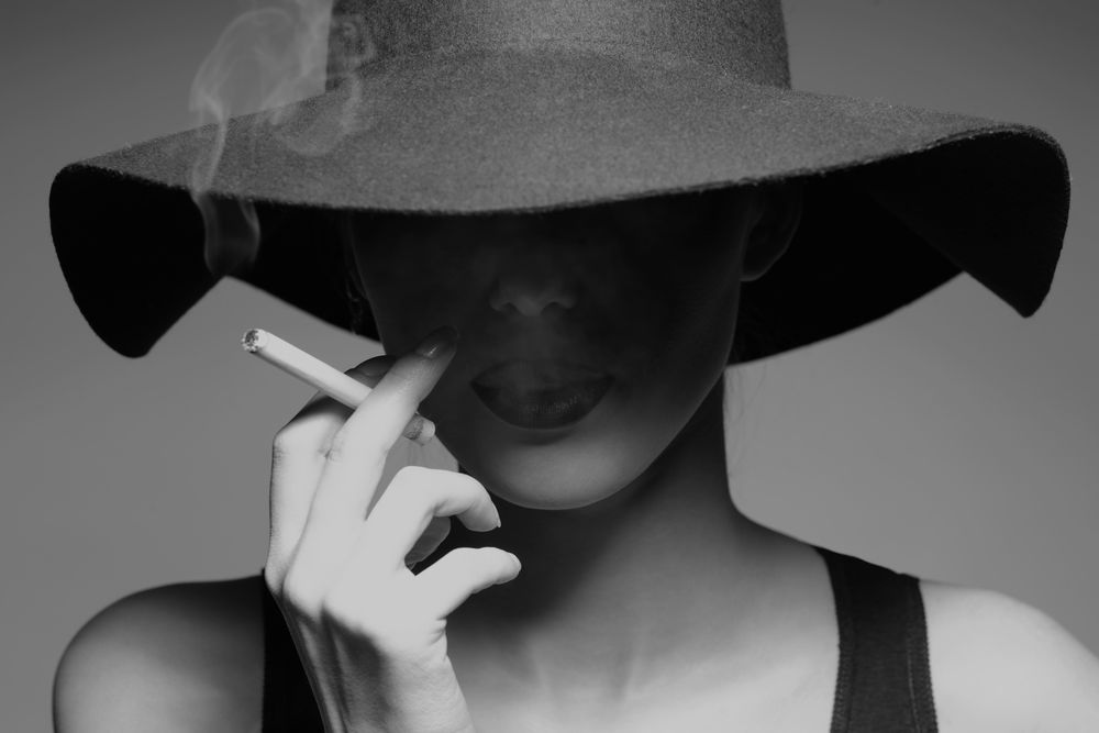 Devojka, Cigareta