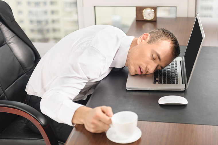 Koji dan je najbolji za spavanje na poslu?