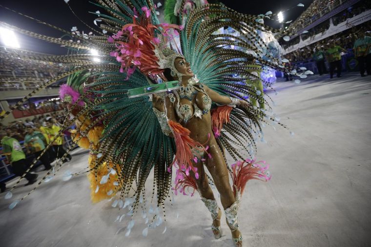 Traže se plesačice bez silikona za karneval u Riu