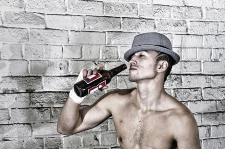 Muškarcima alkohol ubrzava gubitak pamćenja