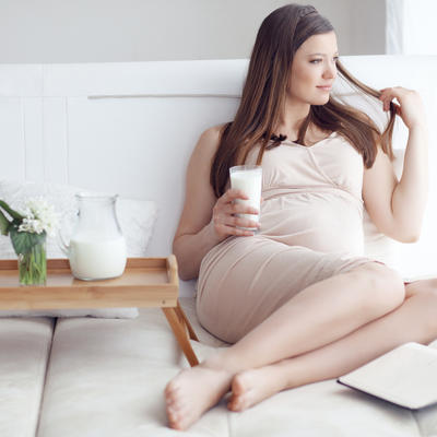 Folna kiselina je ključ zdravlja trudnice i bebe: Smanjen unos uzrokuje nepravilan razvoj fetusa