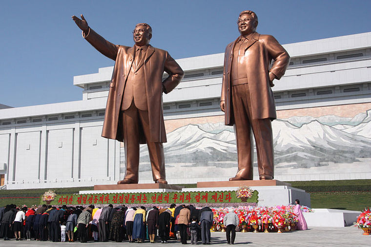 Ludi diktatori i njihove lude odluke: Svi muškarci u Severnoj Koreji moraju imati istu frizuru!