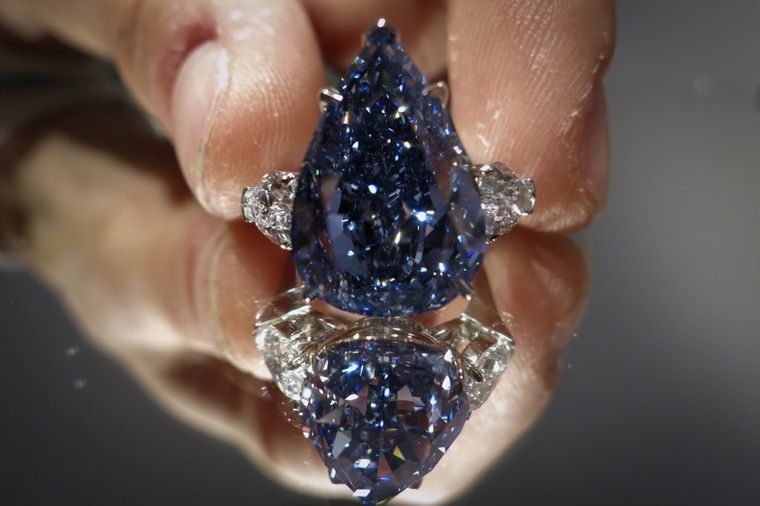 Na aukciji najveći plavi dijamant na svetu! (FOTO)