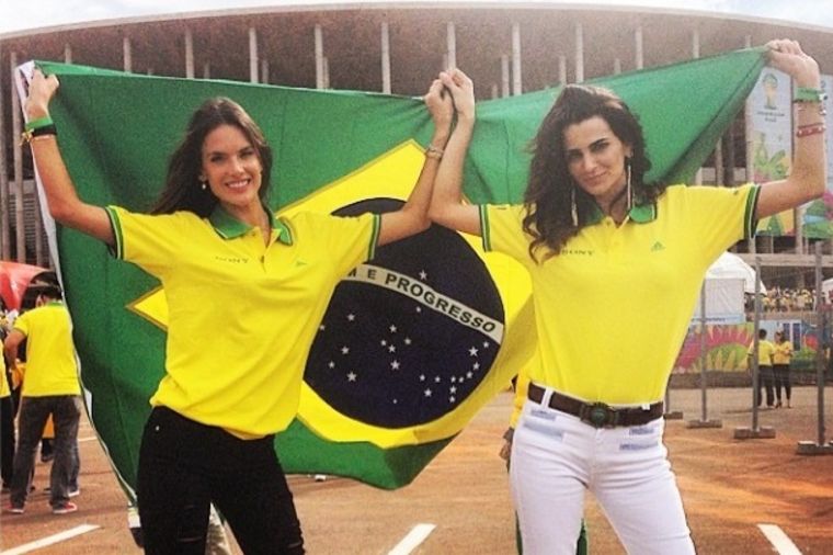 Brazilski anđeli: Viktorija Sikret modeli kao seksi navijačice! (FOTO)