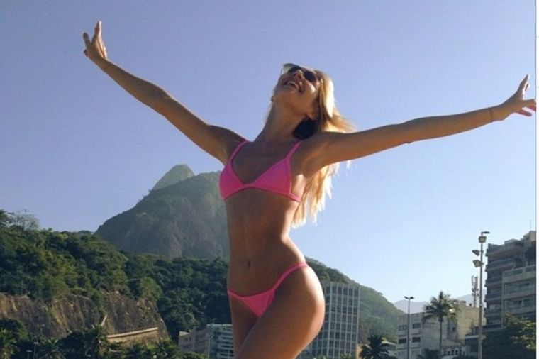 Kendis Svonpul atrakcija u Rio de Žaneiru: Telo od kog zastaje dah! (FOTO)