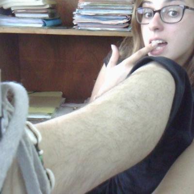 Možda vam se ipak malo zgadi: Klub dlakavih ženskih nogu (FOTO)