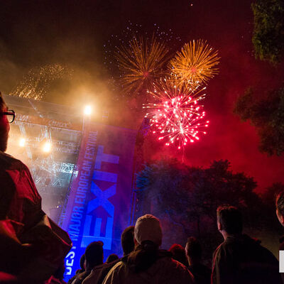 Svečano otvoren Egzit: Preko 40.000 ljudi uživalo tokom prve večeri festivala