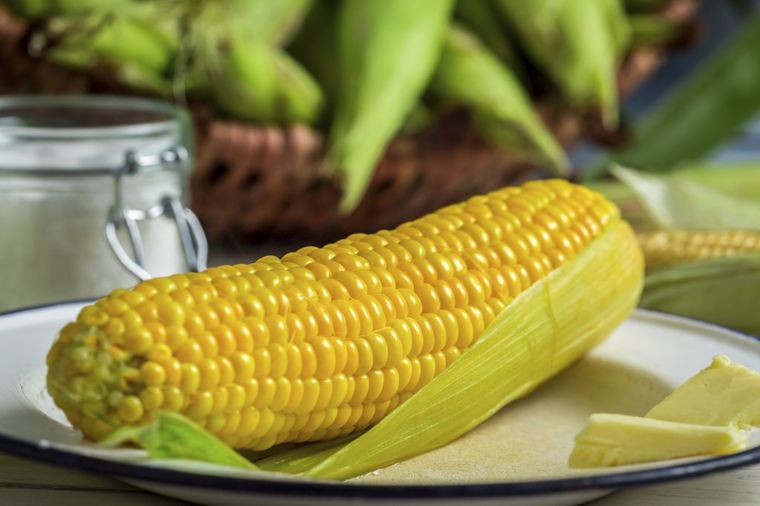 Kuvani kukuruz: Poslastica za telo koja kontroliše dijabetes, hipertenziju i jača kosti