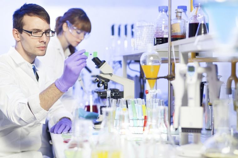 Korak dalje u lečenju neplodnosti: Naučnici uspeli da proizvedu spermu u laboratoriji