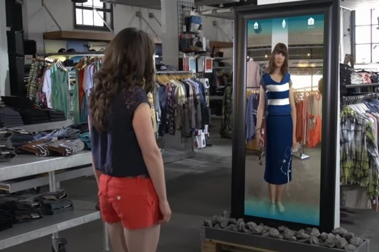 Šoping budućnosti: Probate odeću bez presvlačenja, dovoljno je da stanete pred ogledalo! (VIDEO)