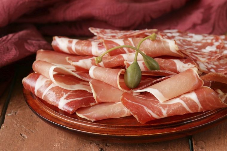 7 zanimljivih činjenica o slanini: Osvežava dah, izaziva zavisnost, leči mamurluk!