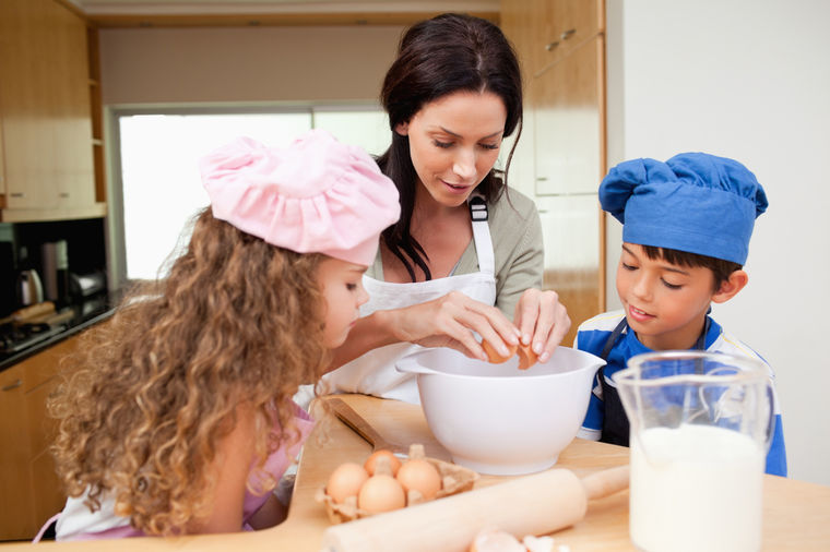 Nezdrava navika iz detinjstva: Zbog ovoga ćete da prestanete da ližete kašiku nakon spremanja kolača