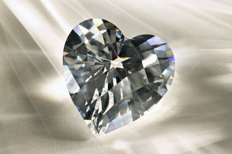 Prva izložba dijamanata u Srbiji: U centru pažnje srcoliki kamen od pola miliona evra!