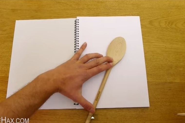 Samo je nacrtao kašiku na papiru! Rezultat: Zapanjujuć! (VIDEO)
