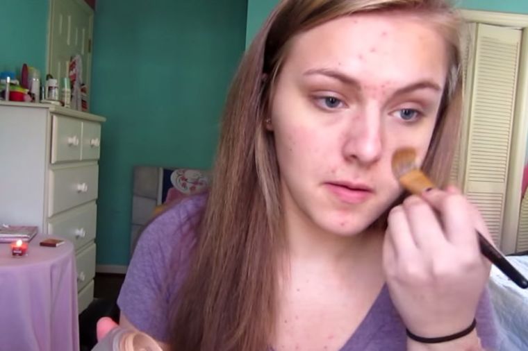 Pre i posle šminke: Evo kako je devojka sakrila sve nedostatke! (VIDEO)